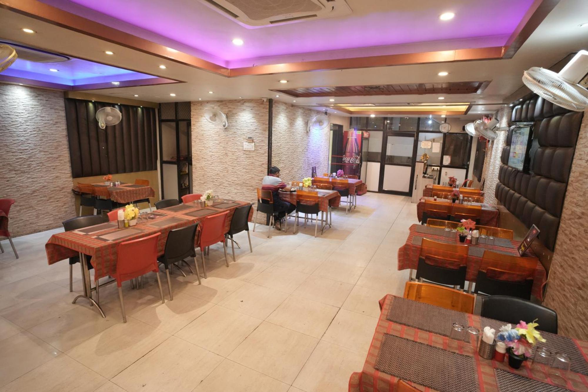 Hotel Raj Kamal Palace Varanasi Exterior foto