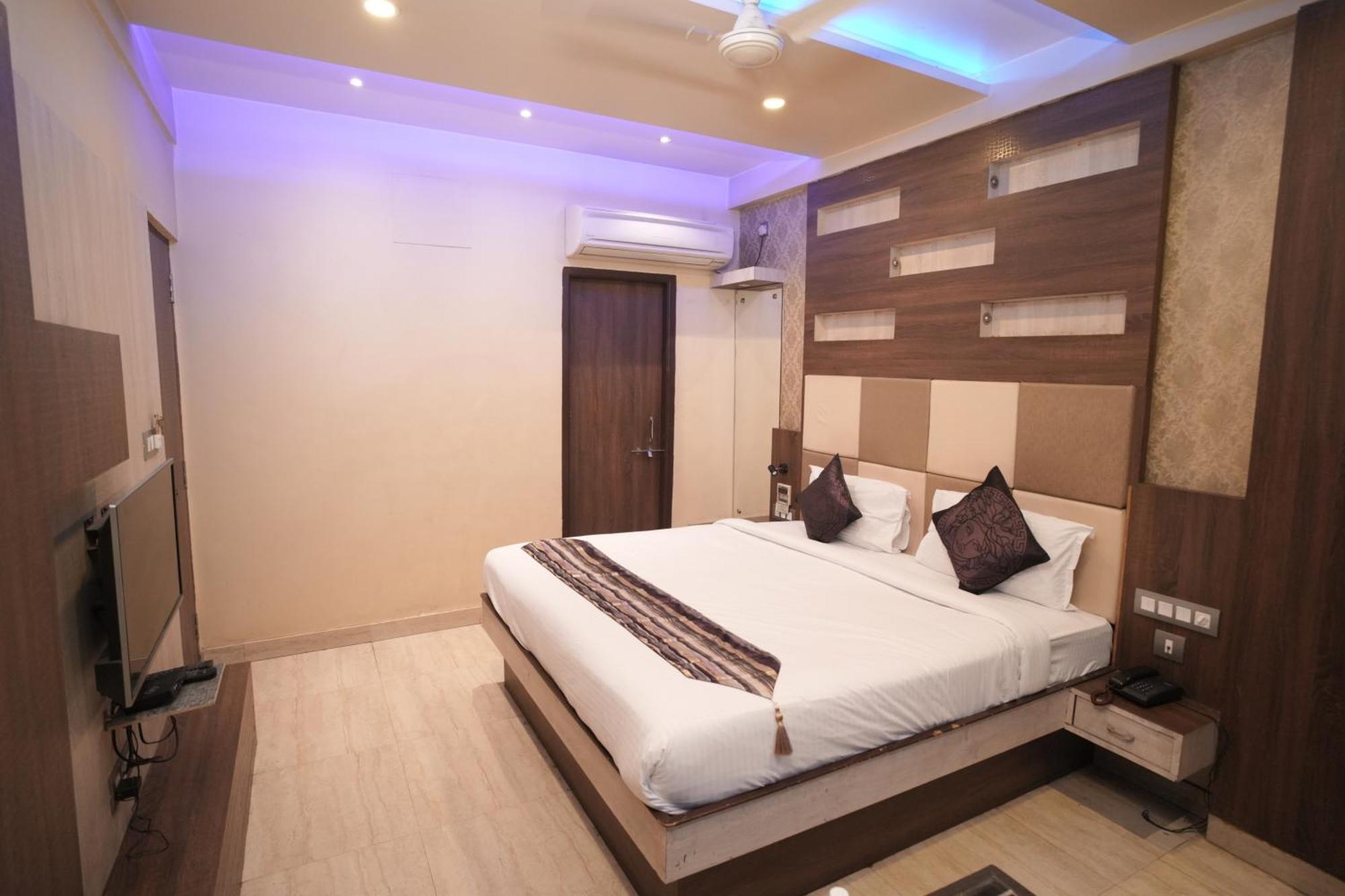 Hotel Raj Kamal Palace Varanasi Exterior foto